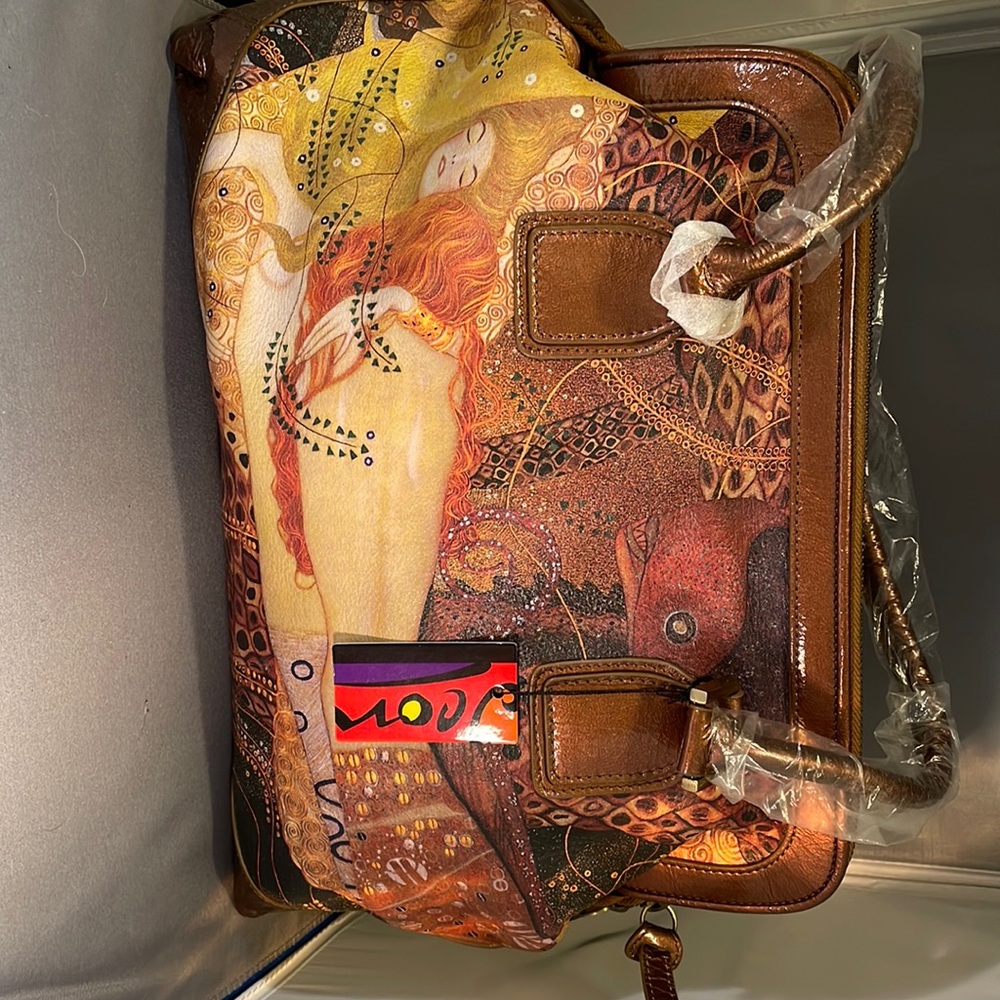 ICON handbag. Never used. Leather and fully lined